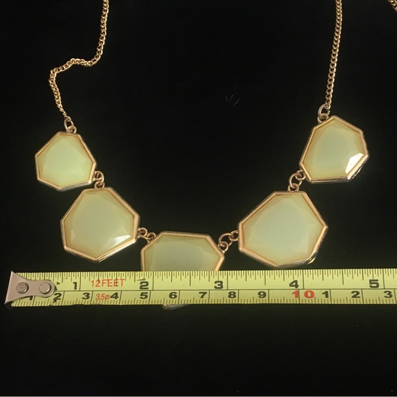 Vintage Chunky Green Stone Necklace - Picture 10 of 10